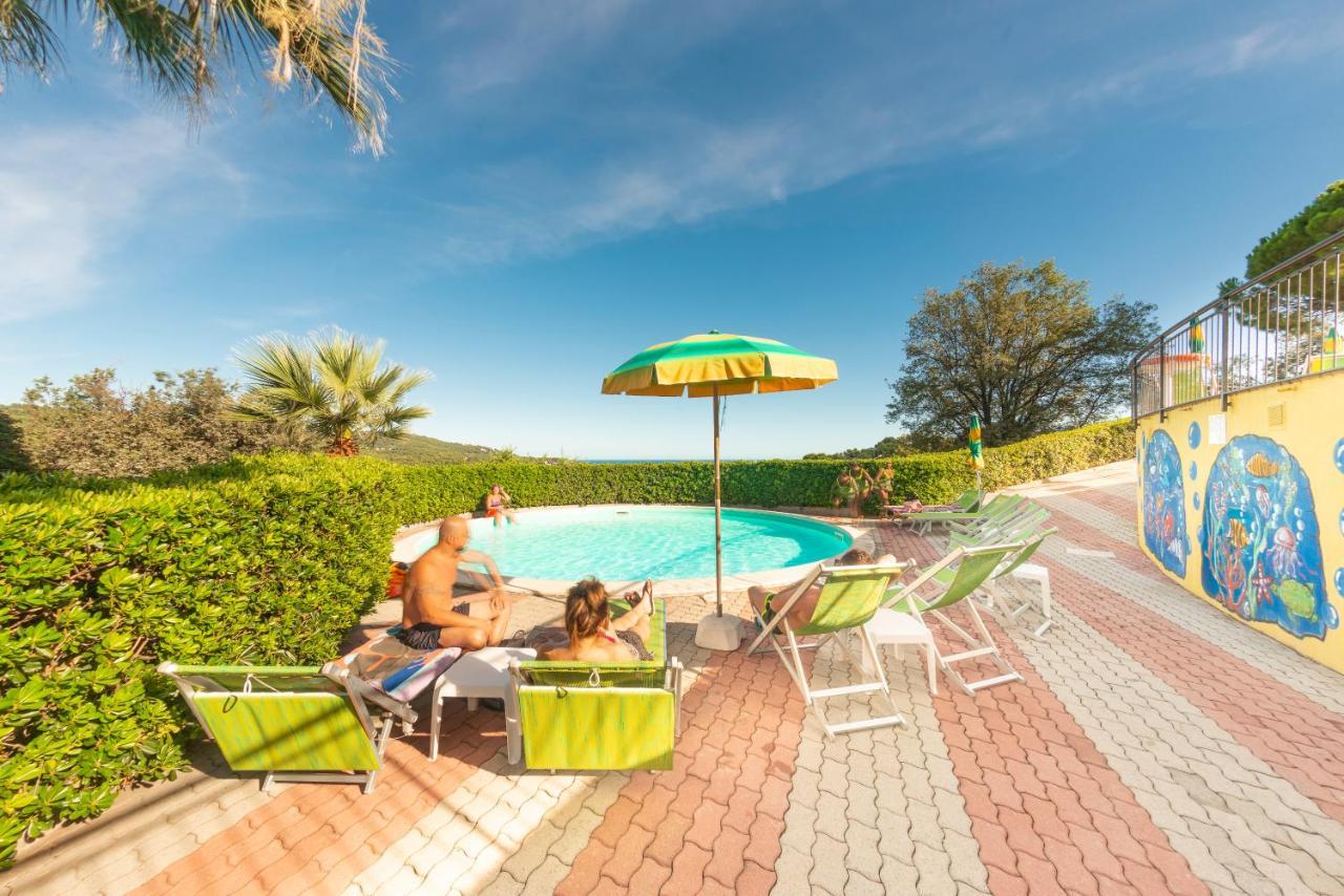 Villino Garden & Pool Hotel Andora ภายนอก รูปภาพ