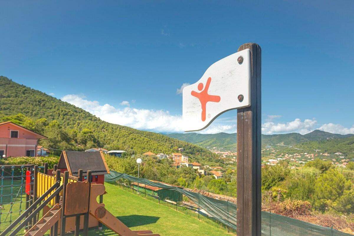 Villino Garden & Pool Hotel Andora ภายนอก รูปภาพ