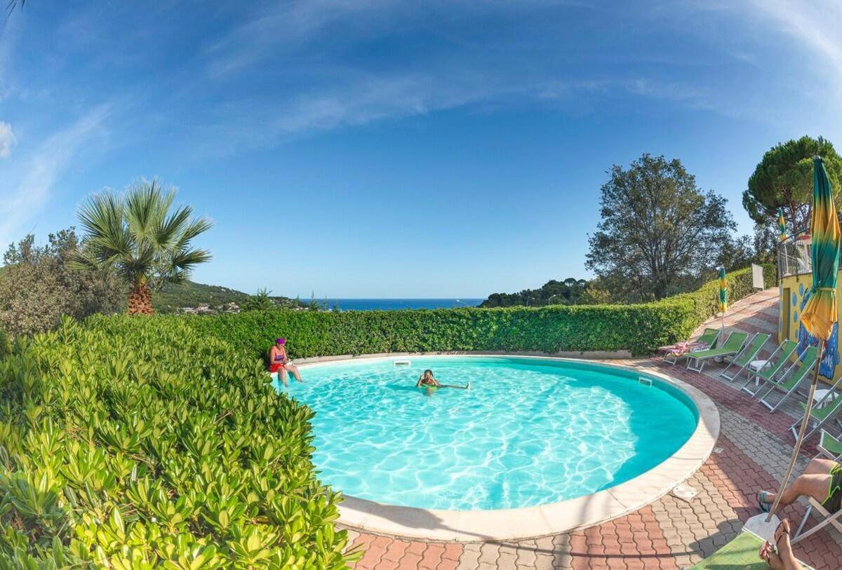 Villino Garden & Pool Hotel Andora ภายนอก รูปภาพ