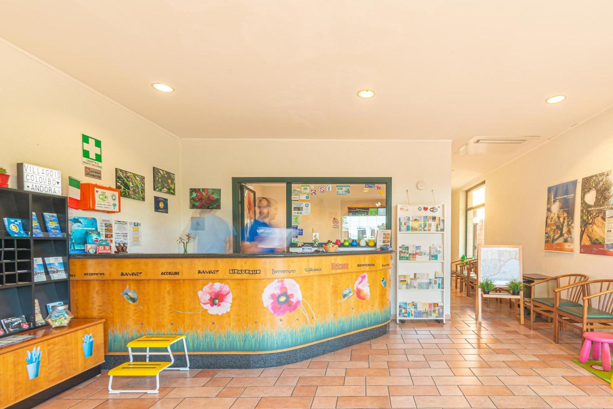 Villino Garden & Pool Hotel Andora ภายนอก รูปภาพ